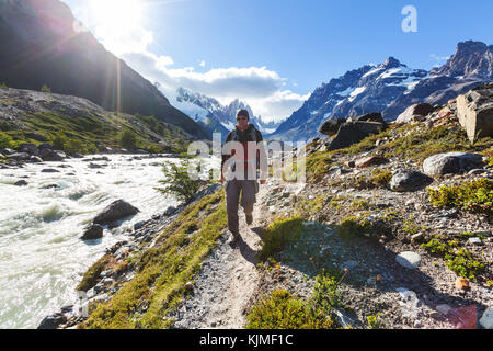 Escursione nelle montagne della Patagonia Foto Stock