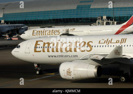 Due Emirates A330-200s Foto Stock