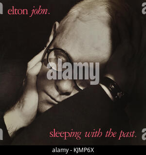 Elton John - copertina originale dell'album in vinile - Sleeping with the Past - 1989 Foto Stock