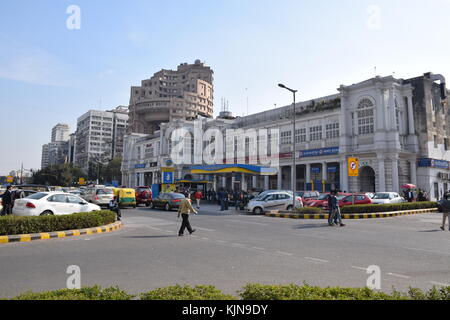 Vista di Connaught Place, uno dei più importanti centri commerciali e finanziari della capitale dell'india - New Delhi, India Foto Stock