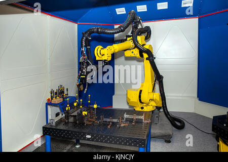 Robot di saldatura attrezzature, close up Vista processo Foto Stock