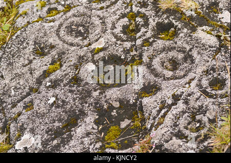 Ormaig rocce con antica Cup e la corona segna oltre 4000 anni Foto Stock