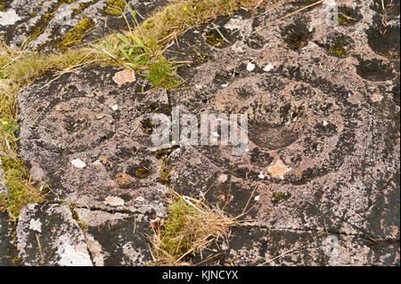 Ormaig rocce con antica Cup e la corona segna oltre 4000 anni Foto Stock