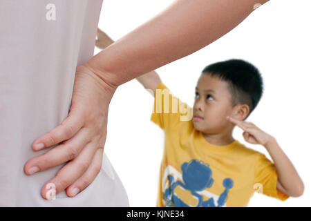 Madre rimprovera suo figlio Foto Stock