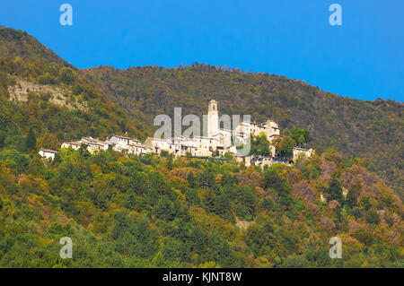 Greccio (Rieti, Italia) - città medievale del Lazio, famosa per il santuario cattolico di San Francesco Foto Stock