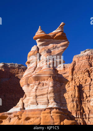 Vista la mattina del Hopi Clown, un Moenave formazione di arenaria nella Adeii Echii scogliere di Coconino County, Arizona. Foto Stock