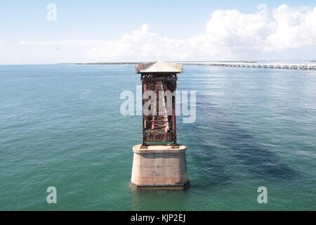 Il ponte interrotto di vecchi Overseas Highway, chiavi isole, Florida. Foto Stock