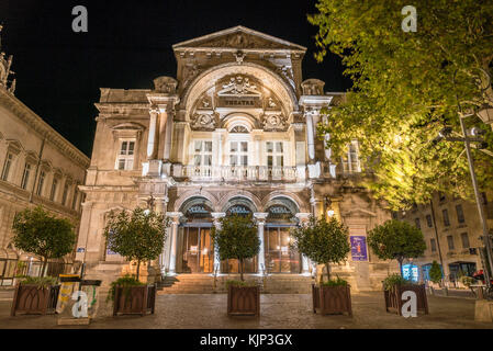 Avignon Teatro e opera di notte nel sud della Francia Foto Stock