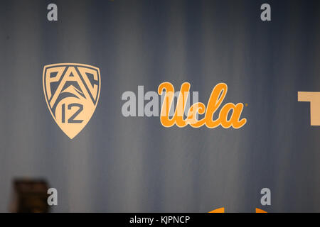 Westwood CA. 27 Nov, 2017. Sfondo per il NCAA Football 2017 UCLA Bruins conferenza stampa di nuovo allenatore Chip Kelly presso la UCLA Pavilion Club di Westwood, ca. il 27 novembre 2017 (assoluta fotografo completo & Company Credit: Jevone Moore/Cal Sport Media/Cal Sport Media (rete televisione vi preghiamo di contattare il vostro rappresentante di vendita per uso televisivo. Credito: csm/Alamy Live News Foto Stock