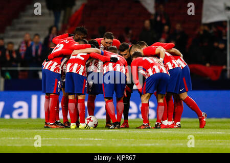 Team Group Liune-up Copa del Rey tra Atlético de Madrid vs Elche CF a Wanda Metropolitano stadium in Madrid, Spagna, 29 novembre 2017 . Credito: Gtres Información más Comuniación on line, S.L./Alamy Live News Foto Stock