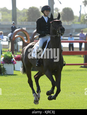 PALM BEACH FL - 04 GENNAIO: Donald Trump, Melania Trump e Barron Trump partecipano al Gran Premio Internazionale di Trump al Club Mar-a-Lago il 4 gennaio 2015 a Miami, Florida persone: Georgina Bloomberg Transmission Ref: MNC5 deve chiamare se interessato Michael Storms Storms Media Group Inc. 305-632-3400 - Cell 305-513-5783 - Fax MikeStorm@aol.com Foto Stock