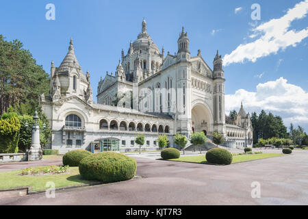 Famosa basilica di santa Teresa di Lisieux, francce Foto Stock