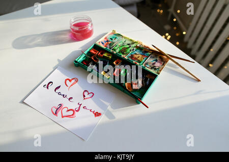 Carino cartolina con dichiarazione di amore in stile calligrafico res Foto Stock