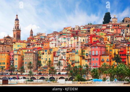 Vista sulla parte vecchia della città di Mentone, PROVENCE-ALPES-COTE D'Azur, in Francia. Foto Stock