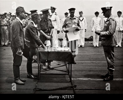 La resa giapponese agli Alleati nel Teatro di guerra in Estremo Oriente. Foto Stock