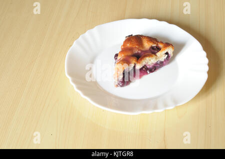 Fetta di uve crusched, fare in Italia, con uve, pane e zucchero. chiamata 'schiacciata con l'uva" tipico nella campagna toscana Foto Stock