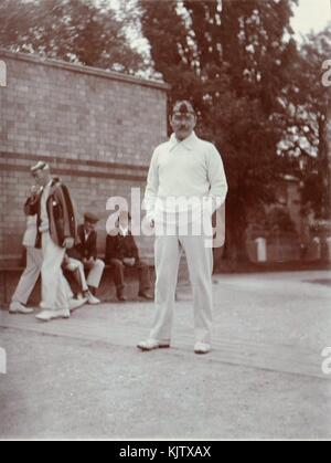 Sir Arthur Conan Doyle a giocare a cricket, 1901 Foto Stock