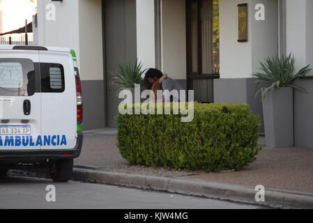 Buenos Aires, Argentina. 25 novembre 2017. Int 25 novembre 2017. 2017 novembre 25, 25 de Mayo, Provincia di Buenos Aires, Arg.- la sepoltura di Santiago Maldonado si svolge oggi e domani nella città 25 de Mayo nella Provincia di Buenos Aires. Credito: /ZUMA Wire/Alamy Live News credito: ZUMA Press, Inc./Alamy Live News Foto Stock