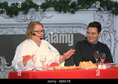 Ultimo giorno di ideal home show a Natale 2017, dotate di chef professionisti theo randall e rosemary shrager Foto Stock