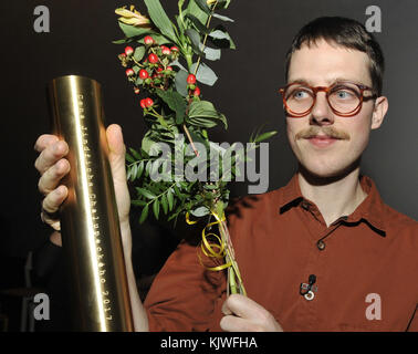 L'artista multimediale Martin Kohout, 33 anni, ha vinto quest'anno il Jindrich Chalupecky Award per giovani artisti cechi a Brno, Repubblica Ceca, 26 novembre 2017. Il Premio Chalupecky è stato assegnato a giovani artisti cechi dal 1990. È stato avviato dal presidente e scrittore Vaclav Havel, dall'artista Theodor Pistek e dal poeta e artista Jiri Kolar. (Foto CTK/Igor Zehl) Foto Stock