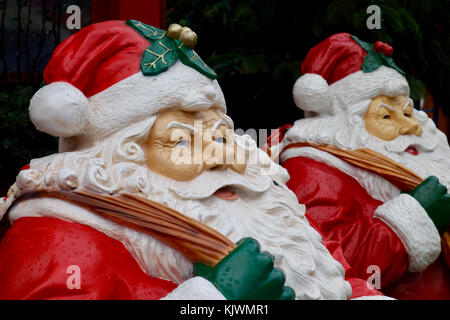 Babbo natale decorazione presso la cattedrale di Colonia mercatino di natale Foto Stock