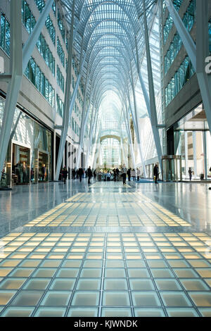 Interno posto di Brookfield (ex BCE Place) Santiago Calatrava's Allen Lambert Galleria nel centro cittadino di Toronto, Ontario, Canada. Foto Stock