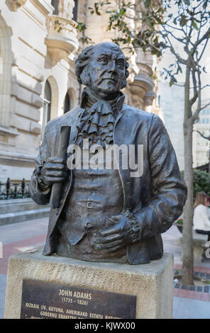 La scultura in bronzo di John Adams nel centro citta' di Bilbao - secondo presidente degli Stati Uniti e ammiratore del popolo basco - Spagna Foto Stock