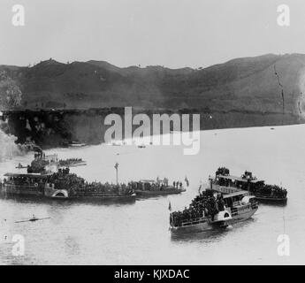 Webb vs Arnst sculling gara, Whanganui River 02 Foto Stock