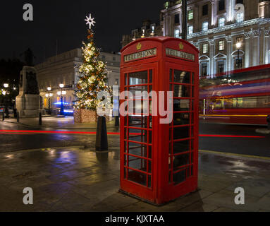 Luci e decorazioni natalizie in Lower Regent Street Foto Stock