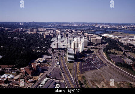 Antenna crystal city vicino aeroporto nazionale Ronald Reagan Washington Foto Stock