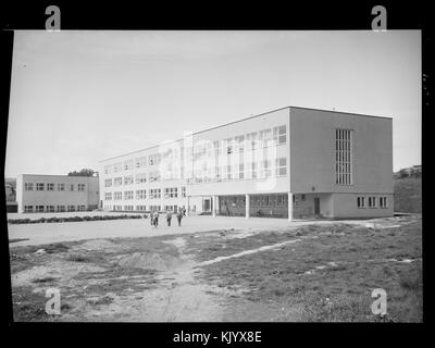 Lovisenlund skole. Kristiansand n. nb digifoto 20150625 00106 NB MIT 11608 AFR Foto Stock