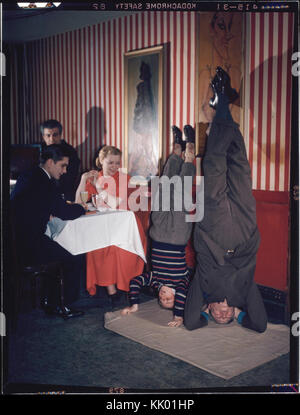 (Ritratto di Tony Soma, Tony's, New York, N.Y., ca. Luglio 1948) (LOC) (5269527018) Foto Stock