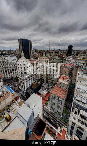 Foto scattata in Argentina Buenos Aires, Agosto 2017: Buenos Aires Argentina Cityview grattacielo da Galeria Guemes Foto Stock