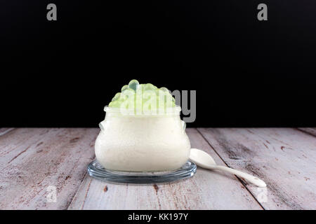 Yogurt con kiwi Foto Stock