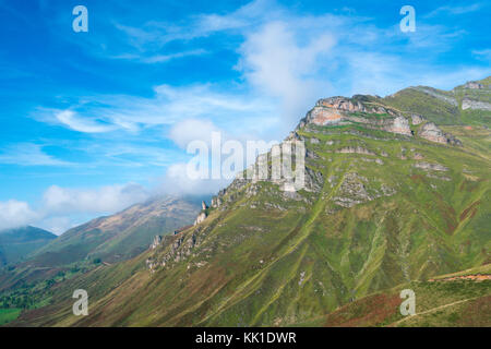 Vista dal Mirador de covalruyu, miera valley, valles pasiegos, cantabria, Spagna, Europa Foto Stock