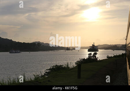 Tramonto sul Canale di Panama Foto Stock