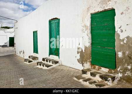 Porte verdi in villa de teguise, Lanzarote, SPAGNA Foto Stock