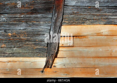 Legno di quercia texture di parete, sfondo di travi di legno Foto Stock