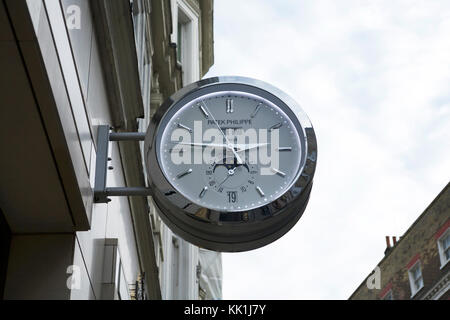 Patek Philippe, New Bond St, Mayfair, Londra, Regno Unito. Orologio pubblico. Foto Stock