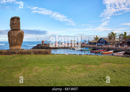 Ahu Tautira, Caleta Hanga Roa, Fishermans Wharf, Hanga Roa, Isola di Pasqua (Rapa Nui), Cile Foto Stock