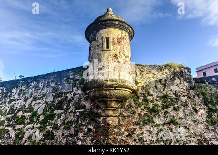 Le mura della città e il belvedere di San Juan, Puerto Rico. Foto Stock