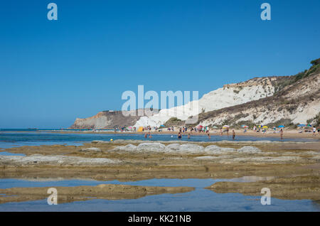 Vista panoramica della famosa Scala dei Turchi scogliera vicino a Agrigento, Sicilia Foto Stock