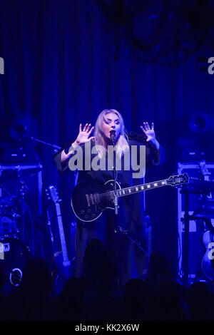 Londra, Regno Unito. 28 Nov 2017. Eivor Palsdottir si esibisce dal vivo sul palco alla Bush Hall di Londra. Data foto: Martedì 28 novembre 2017. Credit: Roger Garfield/Alamy Live News Foto Stock