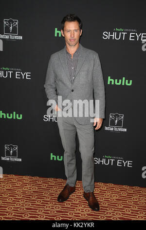 Hollywood, Ca. 28th novembre 2017. Jeffrey Donovan, in occasione della seconda Stagione "Shut Eye" di Hulu presso il Magic Castle di Hollywood, California, il 28 novembre 2017. Credito: Faye Sadou/Media Punch/Alamy Live News Foto Stock