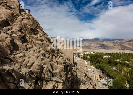 Una vista della VALLE di LEH da SHEY GOMPA - valle di LEH, LADAKH Foto Stock