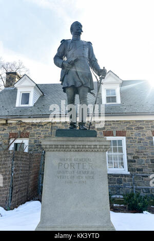 Un monumento al generale giosia porter dietro van cortlandt house, Broadway a 245street nel Bronx, New York. Foto Stock