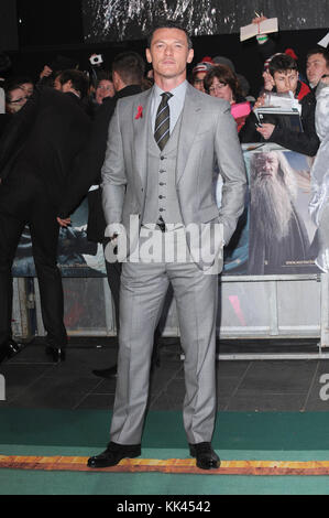 Luke Evans assiste il Hobbit: la Battaglia dei cinque eserciti Premiere mondiale di Odeon Leicester Square e impero IMAX a Londra. © Paul Treadway Foto Stock