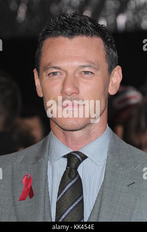 Luke Evans assiste il Hobbit: la Battaglia dei cinque eserciti Premiere mondiale di Odeon Leicester Square e impero IMAX a Londra. © Paul Treadway Foto Stock