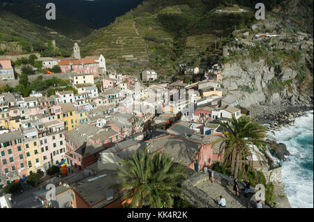 Europa. Italia. Liguria. Parco Nazionale delle cinque Terre, patrimonio dell'umanità dell'UNESCO. Il villaggio di Vernazza Foto Stock