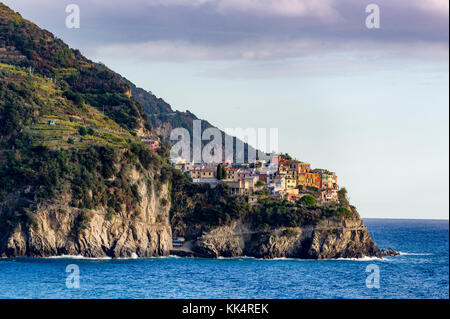 Europa. Italia. Liguria. Parco Nazionale delle cinque Terre, patrimonio dell'umanità dell'UNESCO. Il villaggio di Manarola Foto Stock